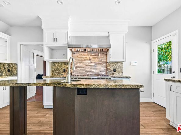 921 W 30th Street, Los Angeles CA 90007