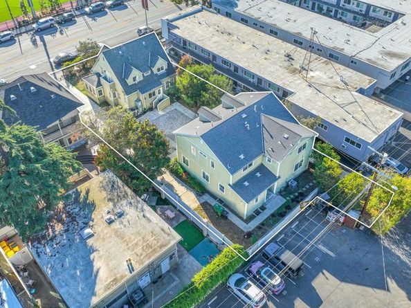 921 W 30th Street, Los Angeles CA 90007