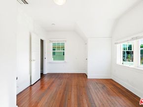 921 W 30th Street, Los Angeles CA 90007