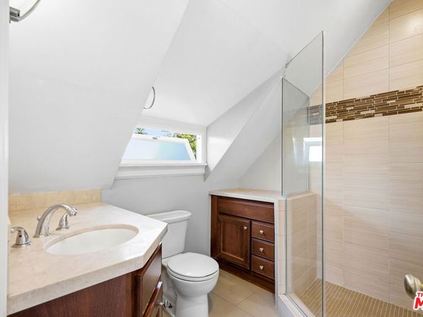 921 W 30th Street, Los Angeles CA 90007