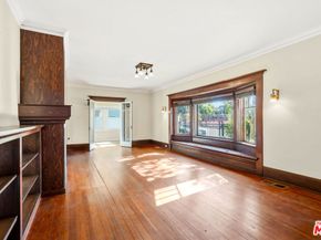 921 W 30th Street, Los Angeles CA 90007