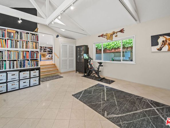 2519 Hutton Drive, Beverly Hills CA 90210