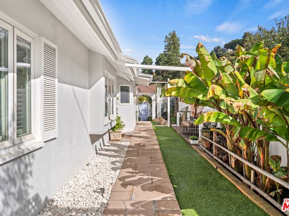 2519 Hutton Drive, Beverly Hills CA 90210