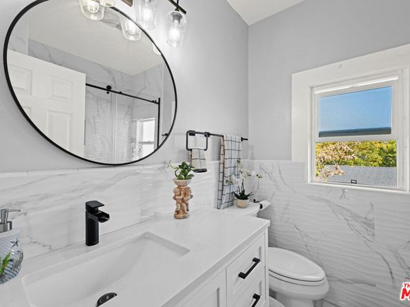 816 Terrace 49, Los Angeles CA 90042