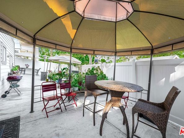 816 Terrace 49, Los Angeles CA 90042