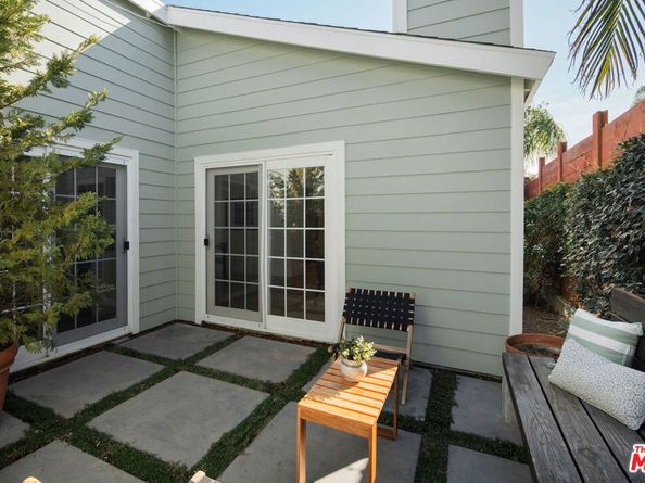 215 Portland Avenue, Huntington Beach CA 92648