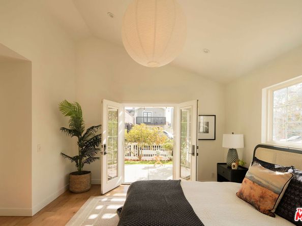 215 Portland Avenue, Huntington Beach CA 92648