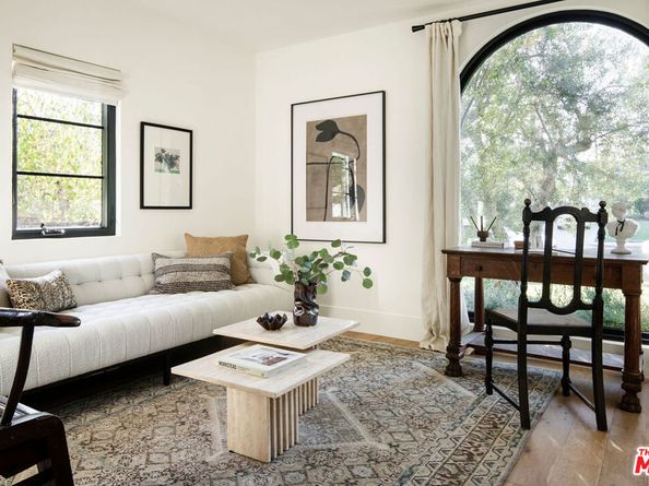 5308 Hillcrest Drive, Los Angeles CA 90043