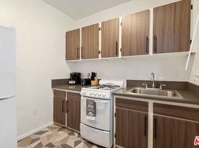 330 Cedar Avenue, Long Beach CA 90802