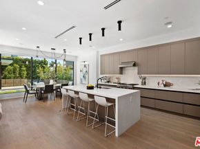 714 N La Jolla Avenue, Los Angeles CA 90046