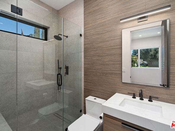 714 N La Jolla Avenue, Los Angeles CA 90046