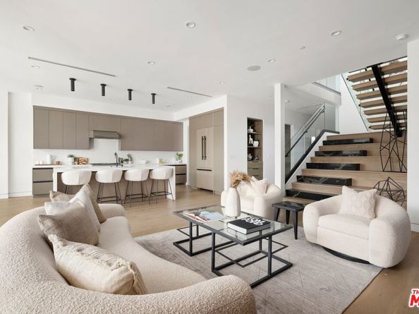 714 N La Jolla Avenue, Los Angeles CA 90046