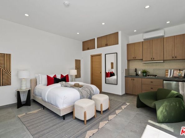 714 N La Jolla Avenue, Los Angeles CA 90046