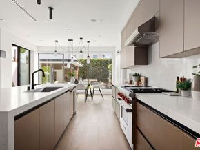 714 N La Jolla Avenue, Los Angeles CA 90046