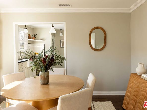 118 1/2 N Flores Street, Los Angeles CA 90048