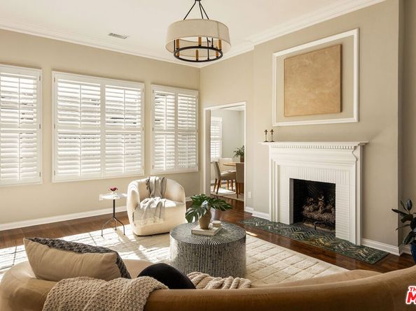 118 1/2 N Flores Street, Los Angeles CA 90048