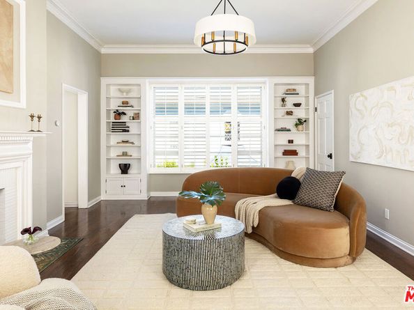 118 1/2 N Flores Street, Los Angeles CA 90048