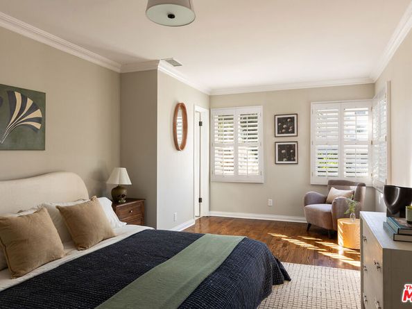 118 1/2 N Flores Street, Los Angeles CA 90048