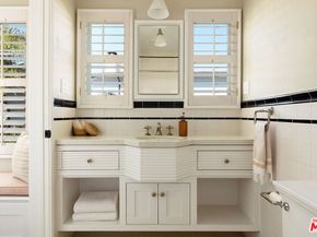 118 1/2 N Flores Street, Los Angeles CA 90048