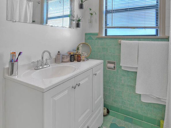 3008 Stocker Street, Los Angeles CA 90008