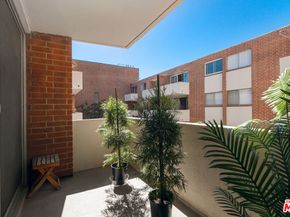 11750 W Sunset Boulevard 304, Los Angeles CA 90049