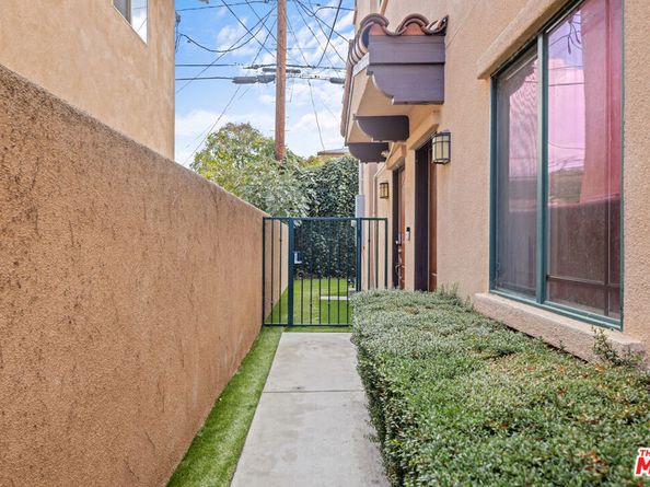 822 N Mccadden Place, Los Angeles CA 90038