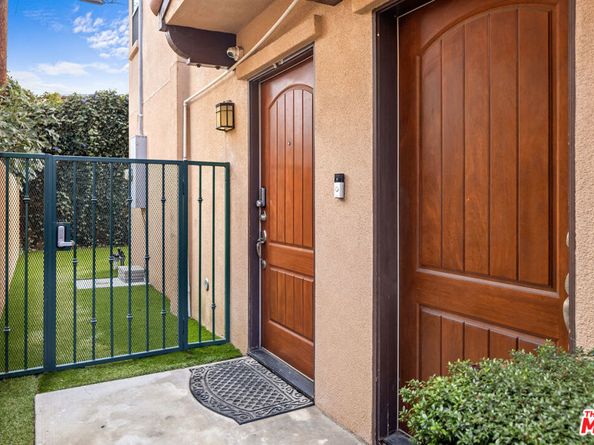 822 N Mccadden Place, Los Angeles CA 90038