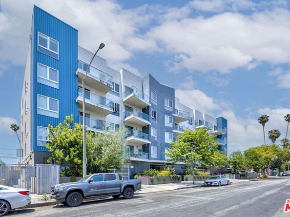 105 S Mariposa Avenue PH9, Los Angeles CA 90004