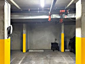 105 S Mariposa Avenue PH9, Los Angeles CA 90004