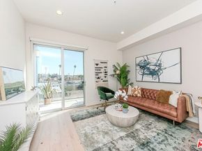 105 S Mariposa Avenue PH9, Los Angeles CA 90004