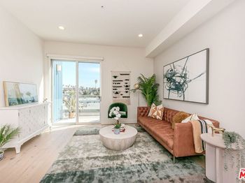 105 S Mariposa Avenue