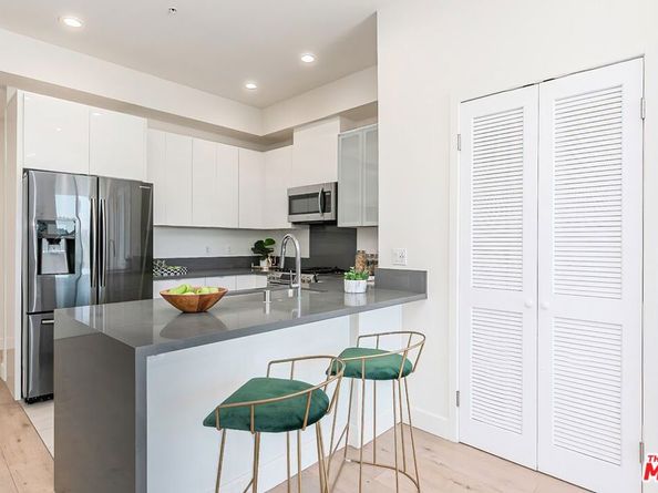 105 S Mariposa Avenue PH9, Los Angeles CA 90004