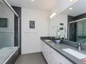105 S Mariposa Avenue PH9, Los Angeles CA 90004