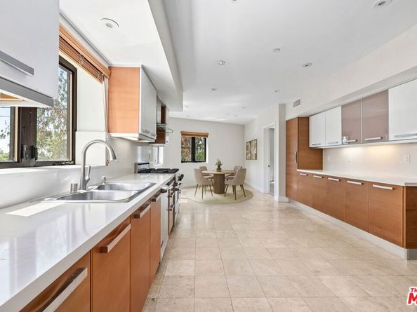 8788 Shoreham Drive 23, West Hollywood CA 90069