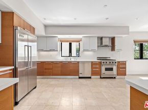 8788 Shoreham Drive 23, West Hollywood CA 90069