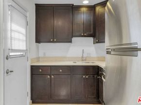 2404 Ocean Park Blvd, Santa Monica CA 90405