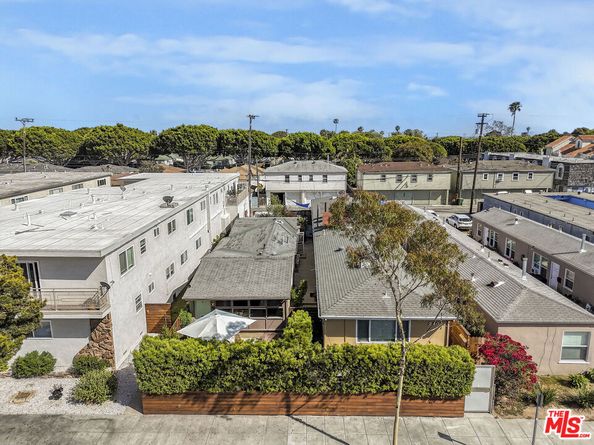 2404 Ocean Park Blvd, Santa Monica CA 90405