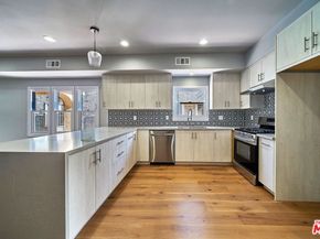 1226 Meadowbrook Avenue, Los Angeles CA 90019