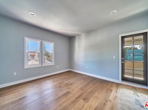 1226 Meadowbrook Avenue, Los Angeles CA 90019
