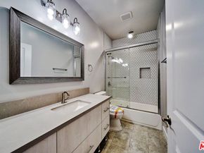 1226 Meadowbrook Avenue, Los Angeles CA 90019