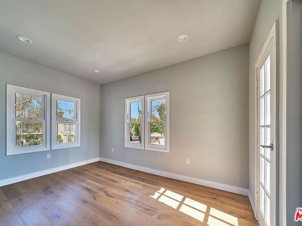 1226 Meadowbrook Avenue, Los Angeles CA 90019