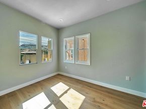 1226 Meadowbrook Avenue, Los Angeles CA 90019