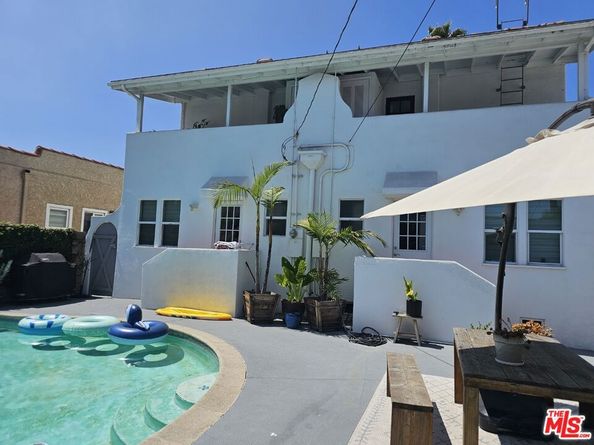 1226 Meadowbrook Avenue, Los Angeles CA 90019