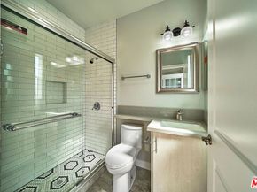 1226 Meadowbrook Avenue, Los Angeles CA 90019