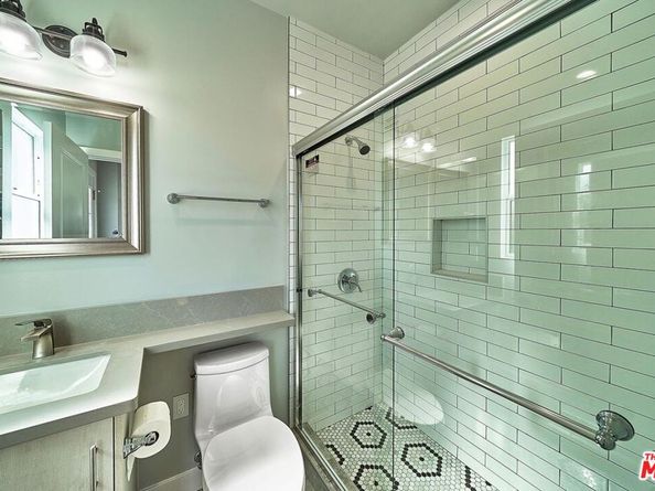 1226 Meadowbrook Avenue, Los Angeles CA 90019