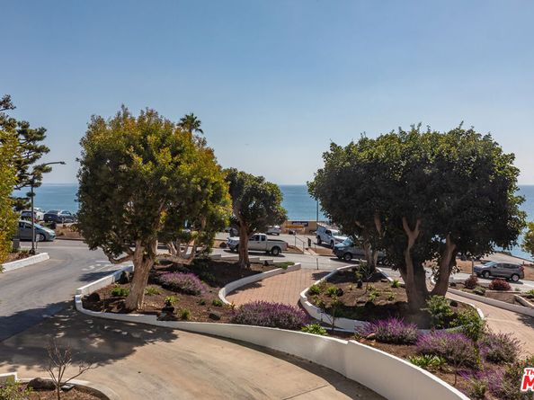 17352 W Sunset Boulevard 202, Pacific Palisades CA 90272