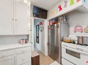 1946 S La Salle Avenue, Los Angeles CA 90018