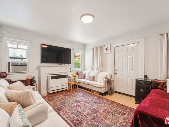 1946 S La Salle Avenue, Los Angeles CA 90018