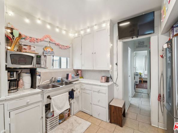 1946 S La Salle Avenue, Los Angeles CA 90018