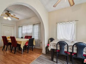 1946 S La Salle Avenue, Los Angeles CA 90018